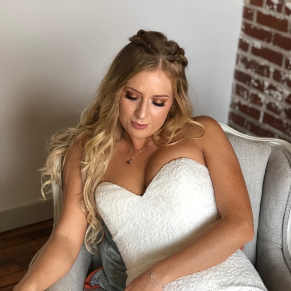 Barefoot Blonde 21 in “Classic” Clip-In Extension